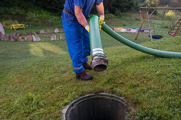 What Causes a Clogged Septic Tank